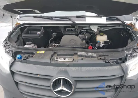 2024 Mercedes-Benz Sprinter 2500 Standard Roof 4-Cyl Diesel z USA, uszkodzony, nr VIN W1Y4KBHY5RT187258